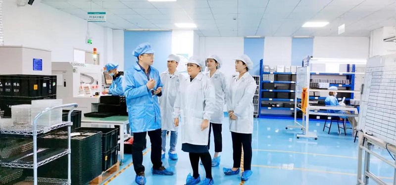 深圳担保集团领导莅临指导工作，云里物里成绩骄人备受肯定！