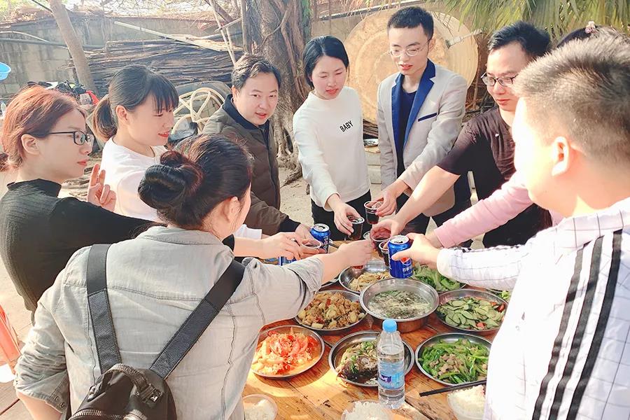 “谁领风骚，非你莫鼠”云里物里国内营销中心拓展活动圆满成功！